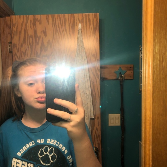 Meet your Posher, Chloe - Picture 3 of 3